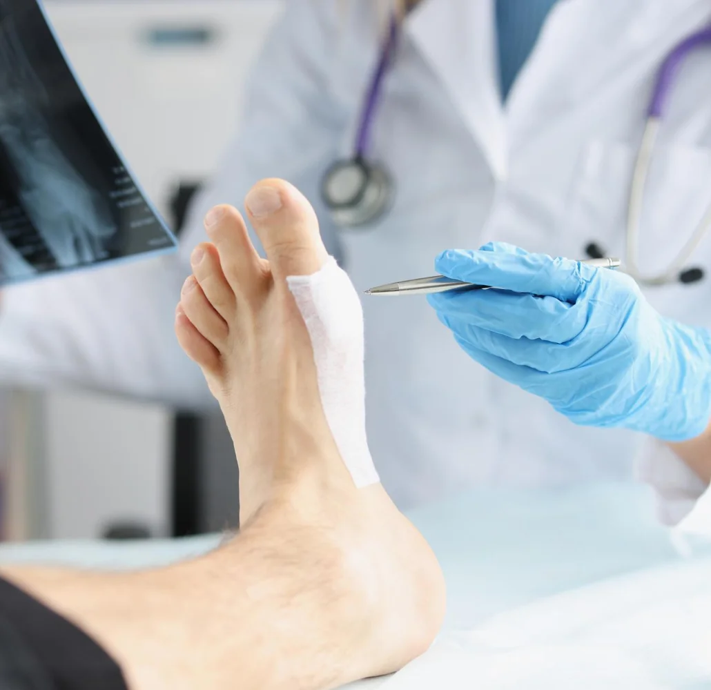 Dr. Armando Castro Reyes, especialista en Traumatología y Ortopedia en Los Mochis, Sinaloa